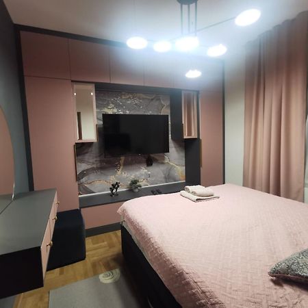 Gold Lux Apartment Čačak Екстериор снимка