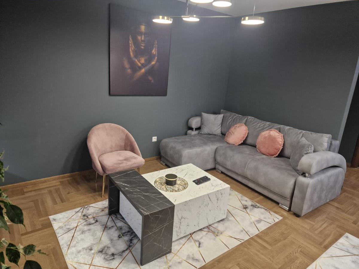Gold Lux Apartment Čačak Екстериор снимка