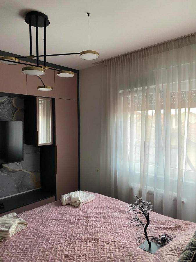 Gold Lux Apartment Čačak Екстериор снимка