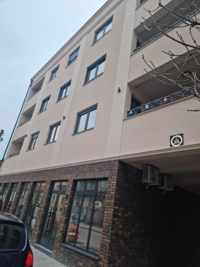 Gold Lux Apartment Čačak Екстериор снимка